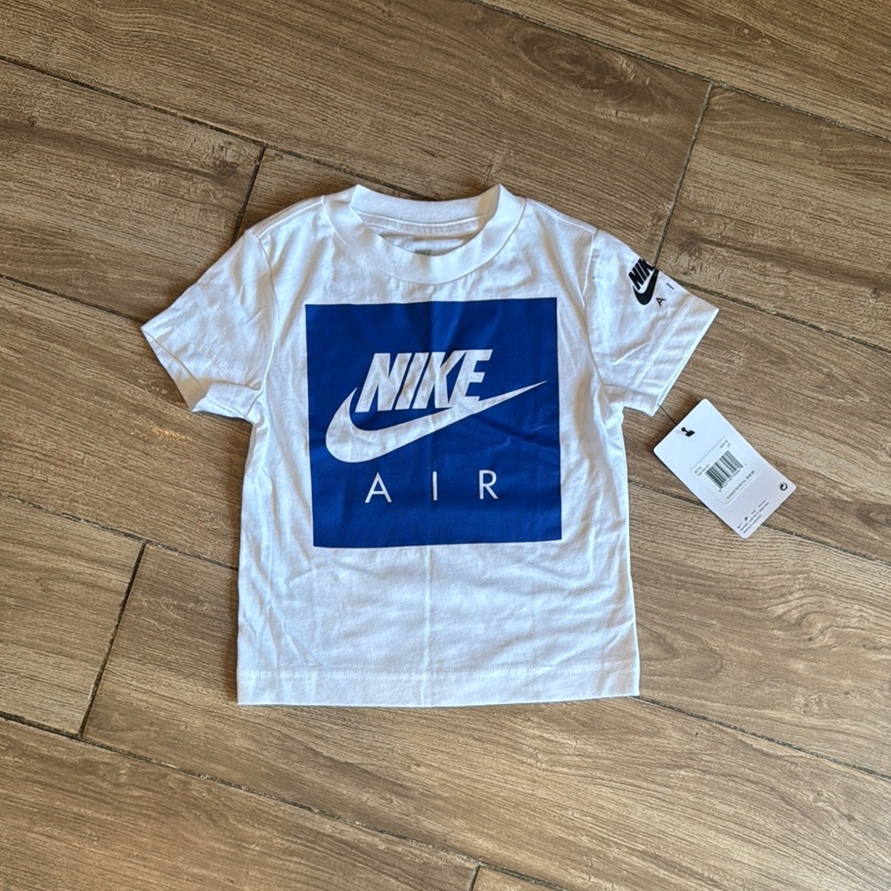 Nike White and Blue Short Sleeve Tee
